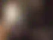 La ama vivian te hace adorar su enorme strap-on negro sobre tus rodillas; vestida con suave piel blanca y cuero negro con pantimedias, la ama acaricia y empuja su enorme bbc profundamente dentro de ti.