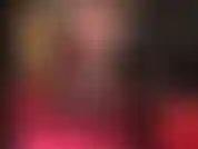 Ama acaricia tu polla por toda sus hermosas y largas piernas de nailon.