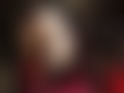 Fetiche por los jeans blancos, cuero negro, botas, guantes y un enorme strap-on negro. Atraída por mis jeans ajustados, mi amante mete su bbc en tus agujeros.