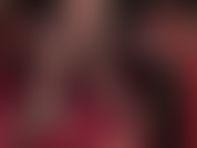 Provocando lentamente tu polla de esclava con mis suaves y sedosos pies cubiertos con medias negras y atrapándote entre mis piernas cruzadas de nailon.