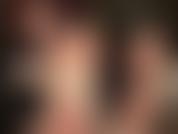 Limpia la saliva de mis pies descalzos y sudorosos.