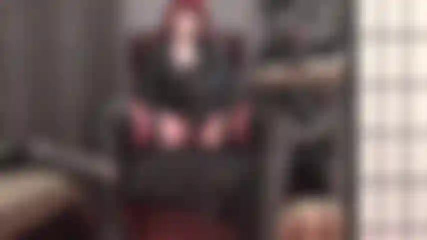 Amante del cuero con 8 pulgadas de bbc, botas altas y medias en liguero de 12 tiras.