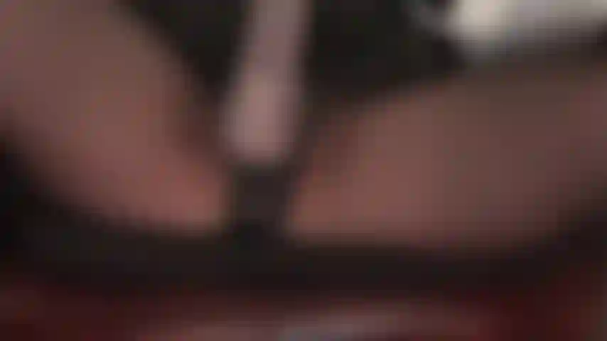 Adoro la polla, nada más importa cuando hay la polla de la amante colgando frente a tu cara.