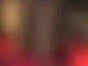 La señora vivian ofrece una vista perfecta de sus hermosos pies, sus largas y esbeltas piernas, hasta su espectacular trasero redondo. Arrodíllate y admira la vista de las medias.