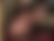 Alimentando tu adicción... Ven a adorar mis pies y piernas en medias marrones brillantes.