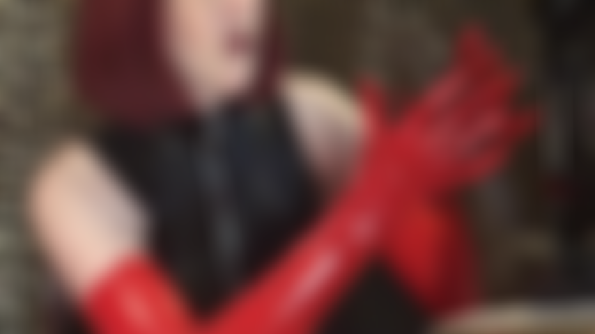 Una bbc ordeñada con guantes rojos de látex. Esta gran polla negra te da envidia. ¡Ay, lo que darías por sentir estas manos de goma resbaladizas extrayendo el semen de tu polla!