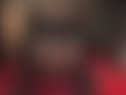 Te ves con muchísima hambre de polla ahora mismo. Mis 20 centímetros de sabrosa polla negra son tuyos para complacerte. Acaríciate mientras chupas mi polla hasta dejarla seca.