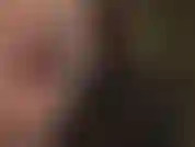 Mi ama se desliza medias negras de seda sobre sus manos para excitarte, frotándolas por todo tu ano. Veamos cuántos dedos puedo deslizar...