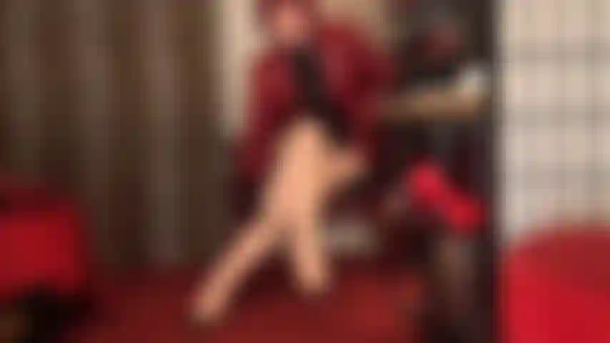 Medias opacas color piel: parece que nunca te cansas de estas maravillosas piernas largas de nailon.