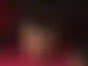 Heeljob con tacones de aguja rojos: tacones de acero peligrosamente afilados frotan hacia arriba y hacia abajo la polla dura y pisan bolas llenas.