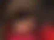 Piernas, caderas y trasero espectaculares en medias color piel brillante. Tan brillante, tan perfecta como si mi amante se agachara sobre tu cara.