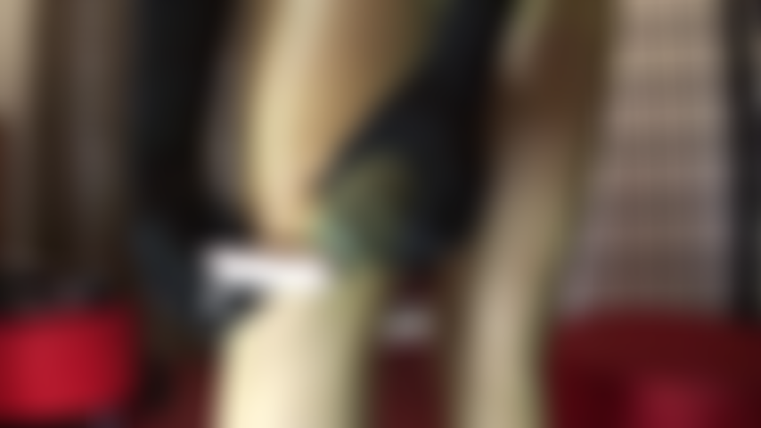 Tu pequeño pene se excita muchísimo cuando mi ama usa su polla de goma más grande entre medias. Qué tal dos de sus enormes pollas negras? Tres? . Tú, mi puta, simplemente no te cansas de las pollas gruesas y carnosas.