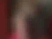 Perfecta de la cabeza a los pies: adoro los pies descalzos de la amante vivian en tacones de tiras, y hasta sus largas piernas desnudas y su trasero hasta un sexy teddy de cadena de cuero.