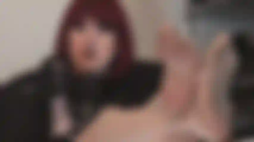 Fetichista de pies: acaríciate con las fragantes suelas de mis pantimedias en tu nariz.