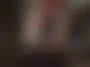 Dominación con strap-on en traje de gato de látex: la polla gorda de goma negra es tan brillante como el traje de gato de látex ajustado de la amante.