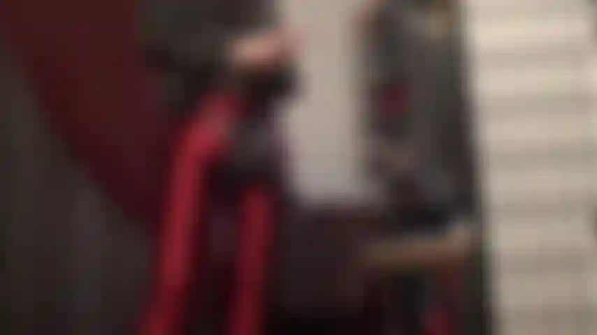 Ama lubrica su enorme bbc - tan carnosa y brillante, que quieres acariciarla, besarla, adorarla.