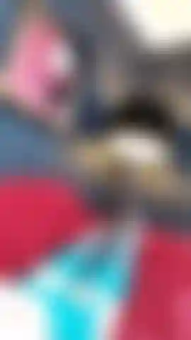 Tocándome en gartebelt de latex turquesa y medias de matxhing.