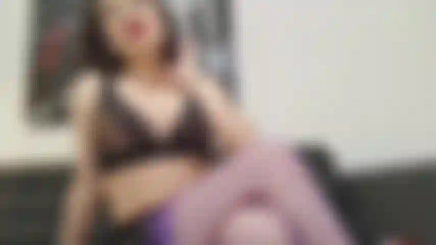 Me corro mientras ves mis pies.