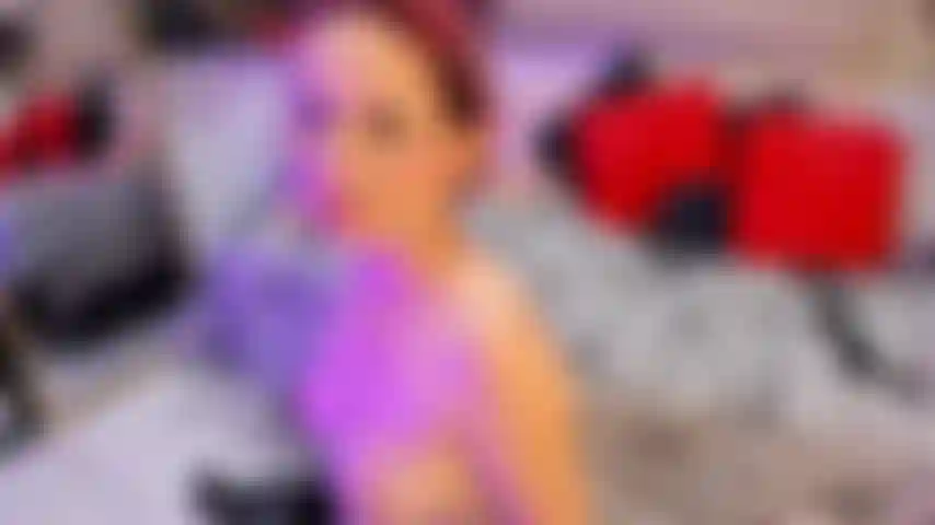 Garganta profunda muy mojada.