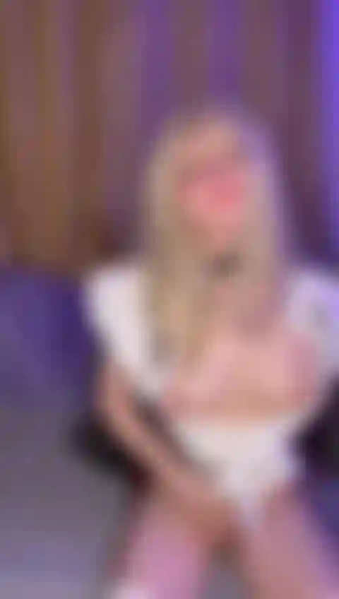 Annie de tetas y provocación.