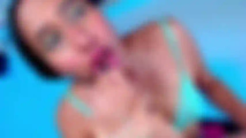 Chupándome los dedos de los pies uff.