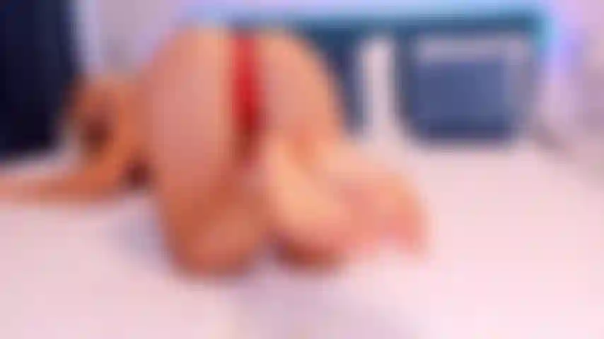 Footjob inverso con consolador y aceite.