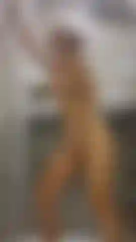 Me masturbo en la ducha.