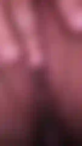 Disfruta de mi coño en primer plano 👅.