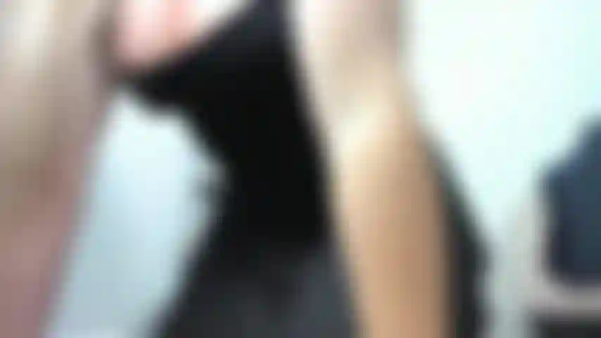 Tu novia cachonda tiene una sorpresa para ti después de que una noche de chicas se vuelve traviesa.. * Cuck/cei*.