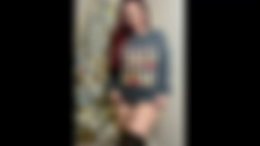 ¡Presentación de fotos navideñas y clip anal extra! Santa me dejó un dulce en el calcetín y sé dónde ponerlo!