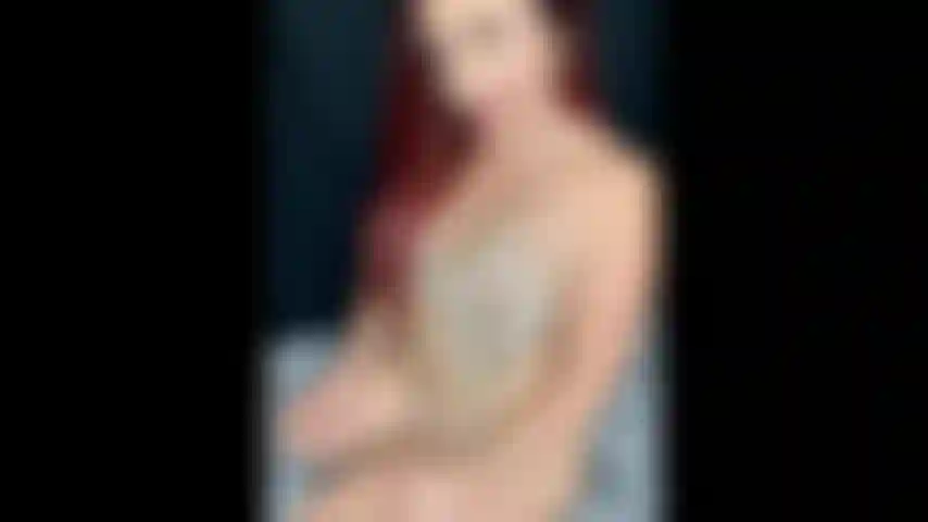 Enero de 2022 ¡conjunto de fotos/presentación de diapositivas! Modelando mi lencería de diamantes de imitación combinada con sexys tacones negros de tiras! Feliz año nuevo!