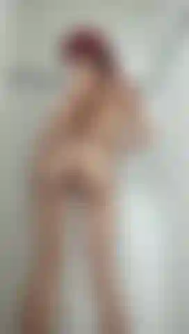 Mírame duchándome (cuerpo enjabonado).