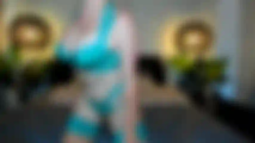 Vive sph. Sabes que nunca podrías complacer a una mujer como yo. Te mostraré cuánto amo las pollas grandes y escucharás lo mucho que me divertí el fin de semana pasado con ellas. Tendrás que trabajar duro para verme más porque no eres un hombre de verdad.