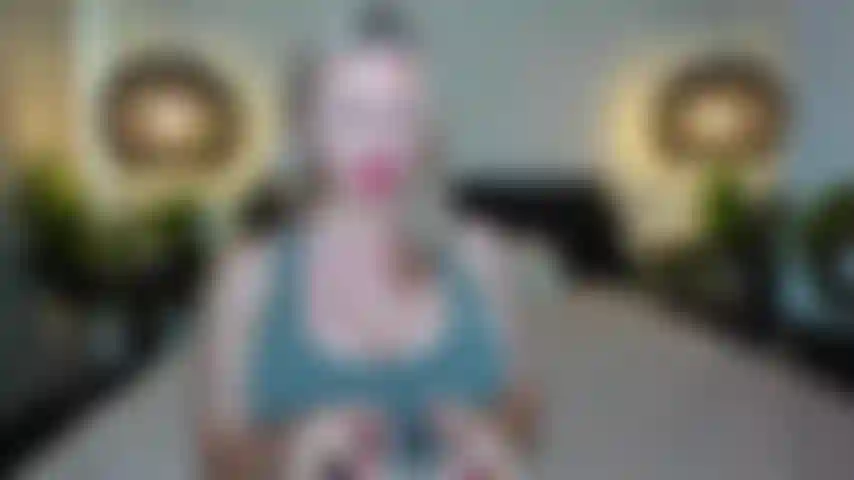 Cards joi. Tarjeta negra: aviva bien y lentamente, roja: agradable y rápido. As- un golpe, rey- 20, reina- yo decido, jota- 10 golpes. Joker, topless y culo flash. El final del mazo es el permiso para correrse.