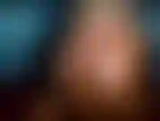 Sé que estás enamorada de mis largas piernas. Y no hay nada más sexy que mis pies cubiertos con medias. Sigue mirando, babeando y sacudiendo mi suave y sedosa perdedora de perfección mientras arruino tu mente.