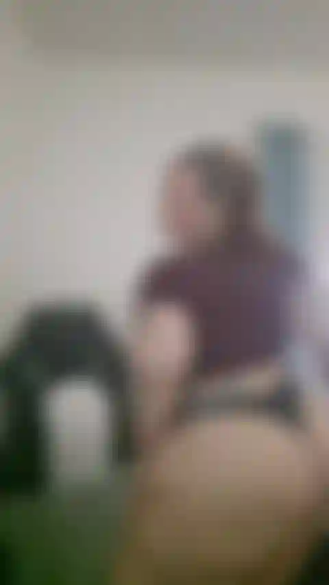 Cámara lenta. Shsking ese culo. Twerming, moviendo esa ola, para los amantes de los culos incondicionales.