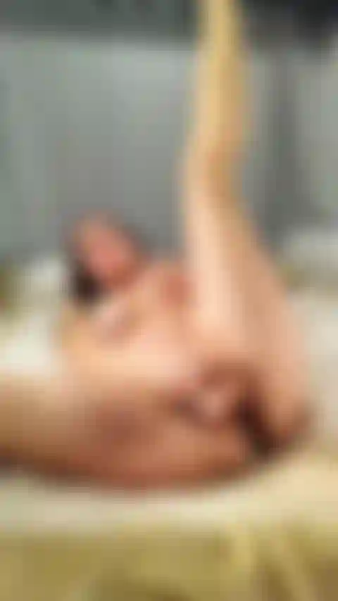 45. Corrida en el coño al estilo perrito.