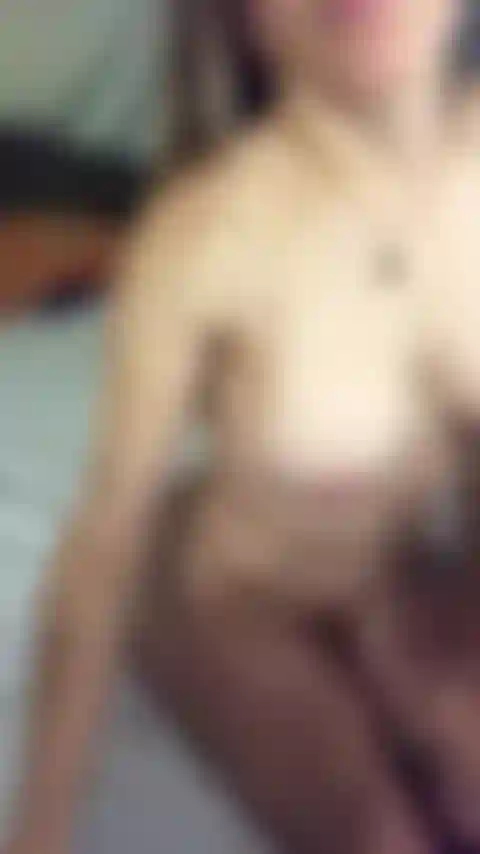 38. Apretado coño mojado.