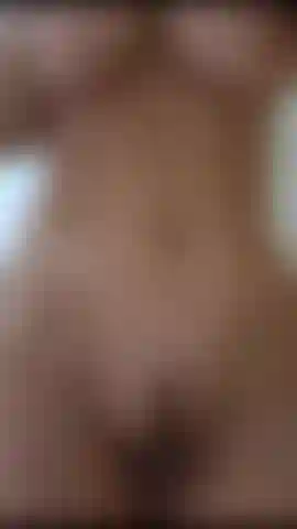 Ducha mojada desnuda.