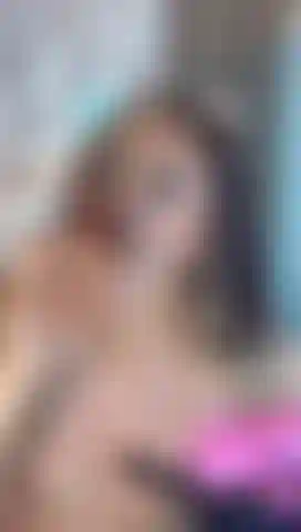 Garganta profunda con mucha saliva.