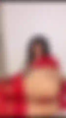 Siente mi suave culo.