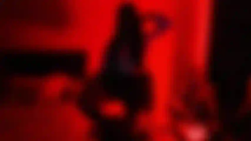 Mi cuerpo se deja llevar por la música para ti en un baile sensual.