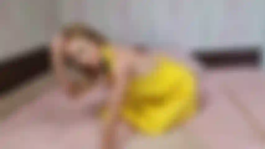 Delantal de pvc, garganta profunda, mordaza, escupitajos, masturbacion.