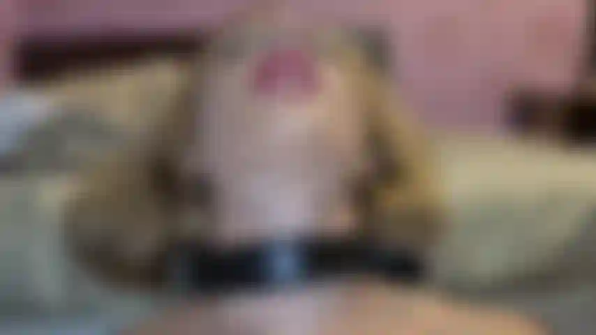 Fetiche de cuello y fosas nasales.