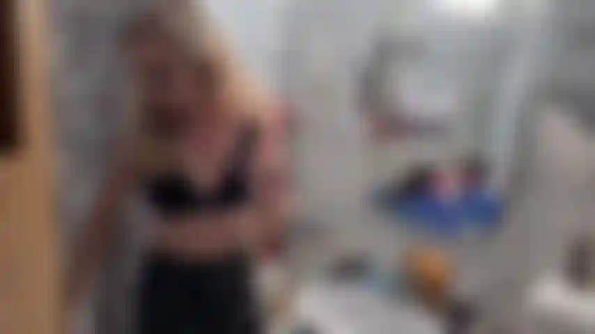 lipstick ,latex fetish, blowjob, facial