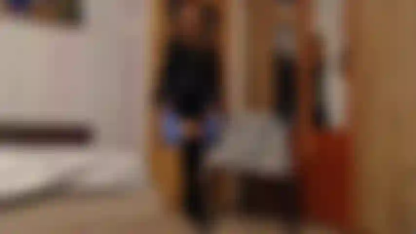 Cuero, pelo, striptease, masturbación.