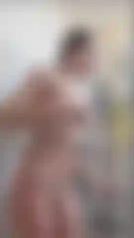 Lavado de cabello, masturbación bajo el agua, fumar, fetiche de espuma, ducha vaginal.