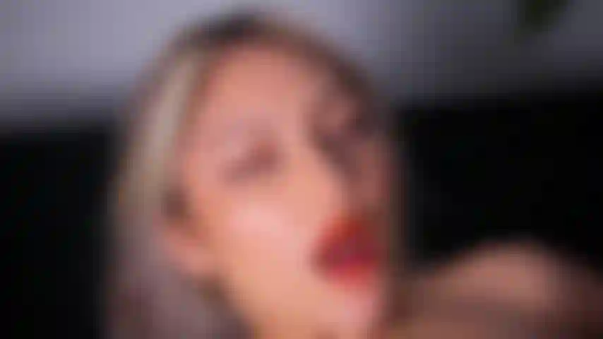 Máquina de follar e hitachi.