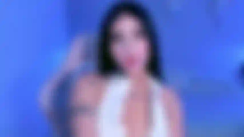 Lamiendo mis dedos de los pies.