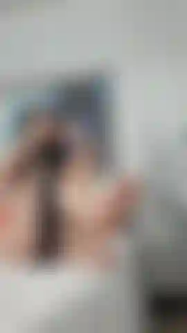 Poniéndome las medias, por ti.